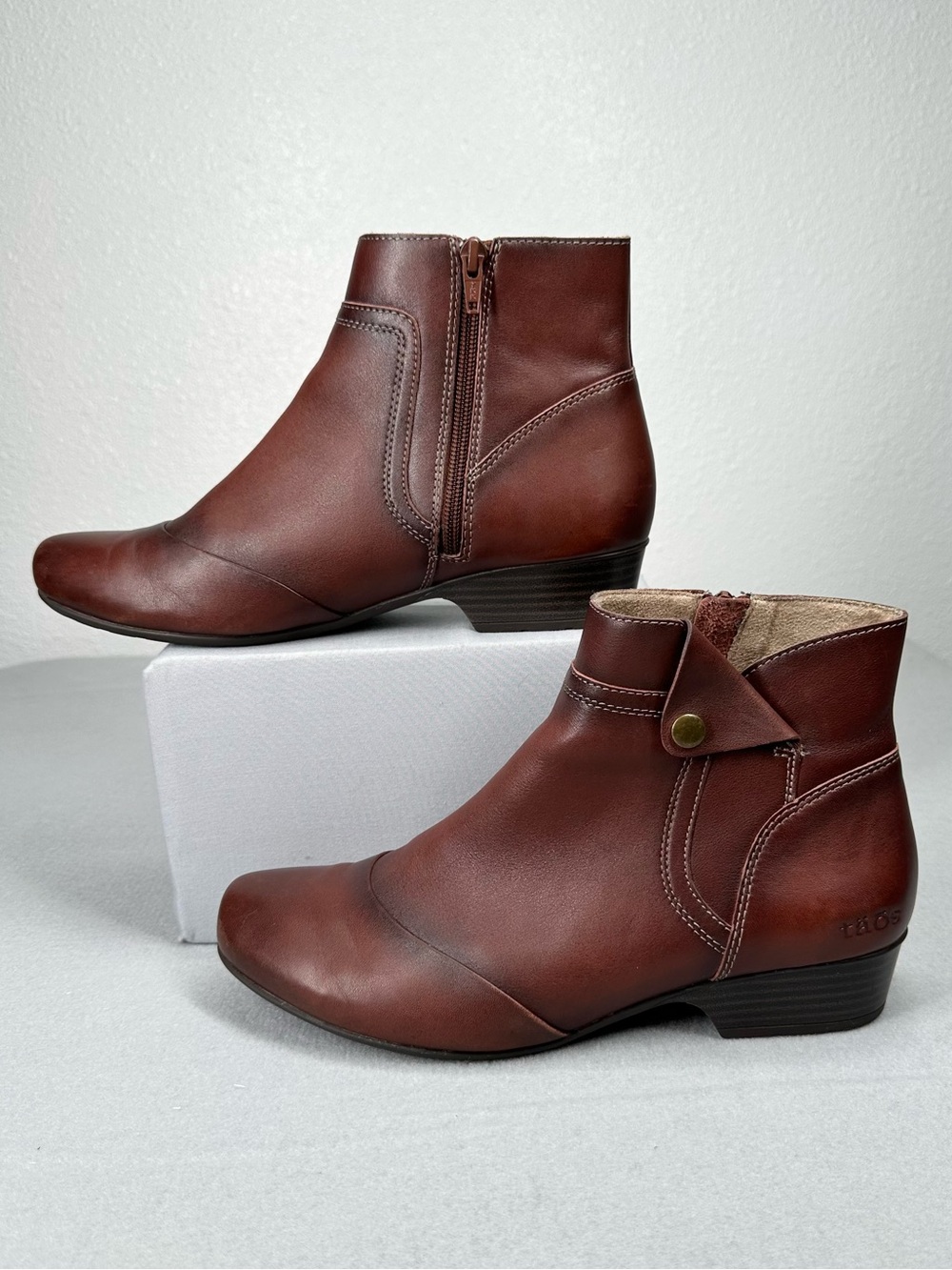 Taos Oh Snap ankle boots